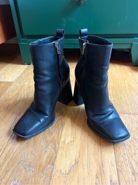 Circus by Sam Edelman Black Square-Toe Block Heel Ankle Booties